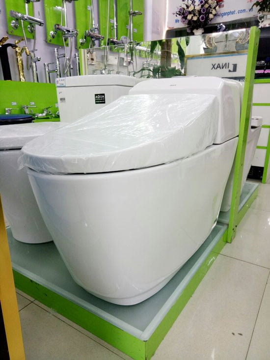 Bồn cầu 1 khối INAX AC-1032VN (AC1032VN) Aqua Ceramic nắp êm